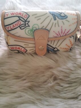 Dooney & Bourke Cinderella Disney Wristlet Beyond EUC